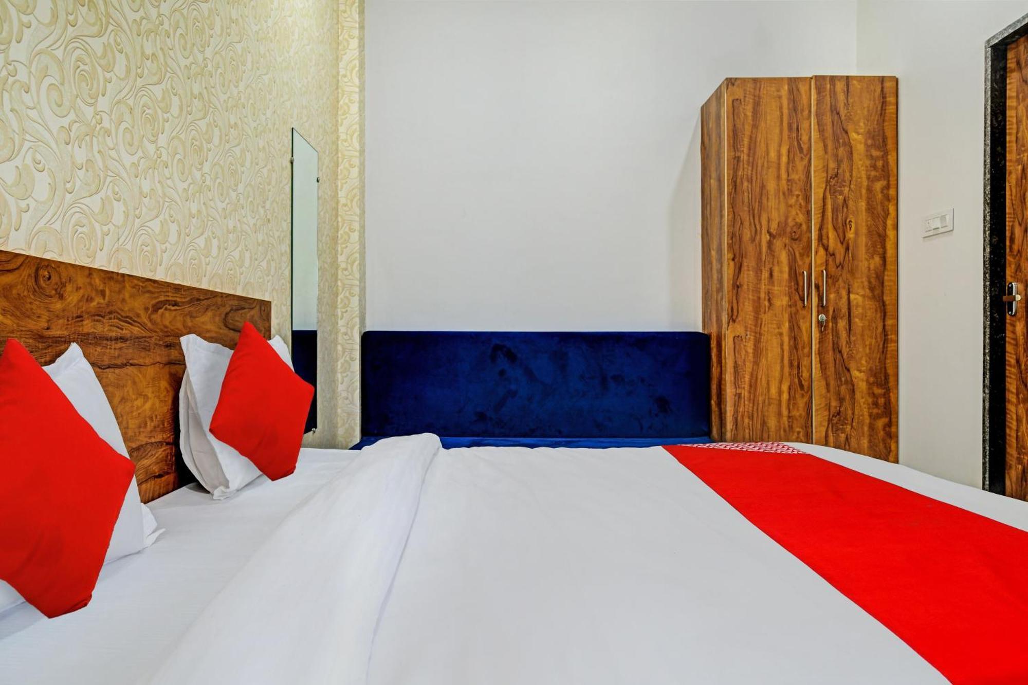 Oyo Flagship Hotel Blue Tick Indore Exterior photo